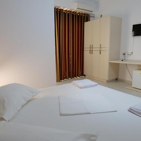 Saranda Inn Rooms & Apartments Esterno foto
