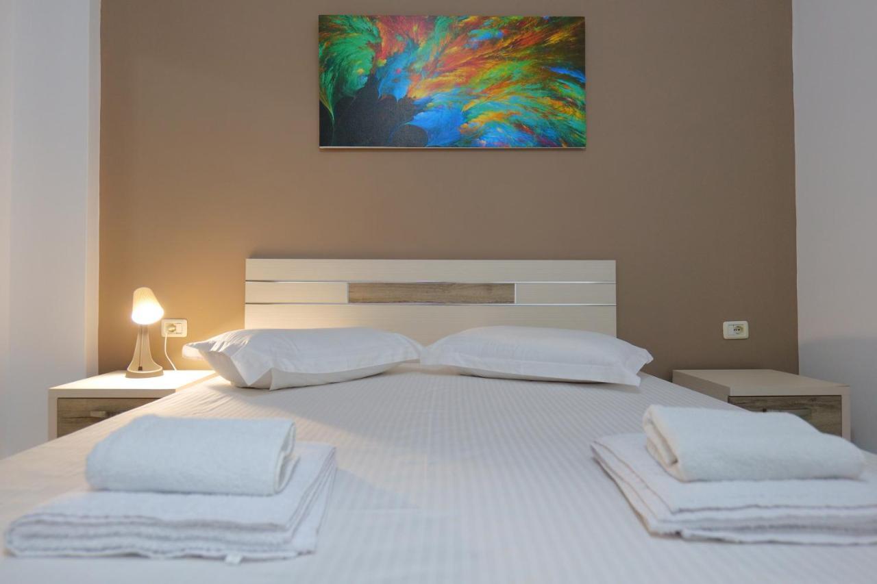 Saranda Inn Rooms & Apartments Esterno foto