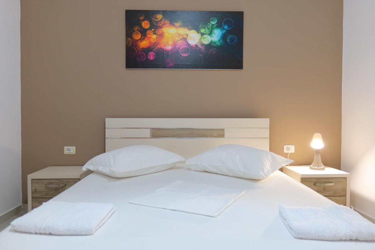 Saranda Inn Rooms & Apartments Esterno foto