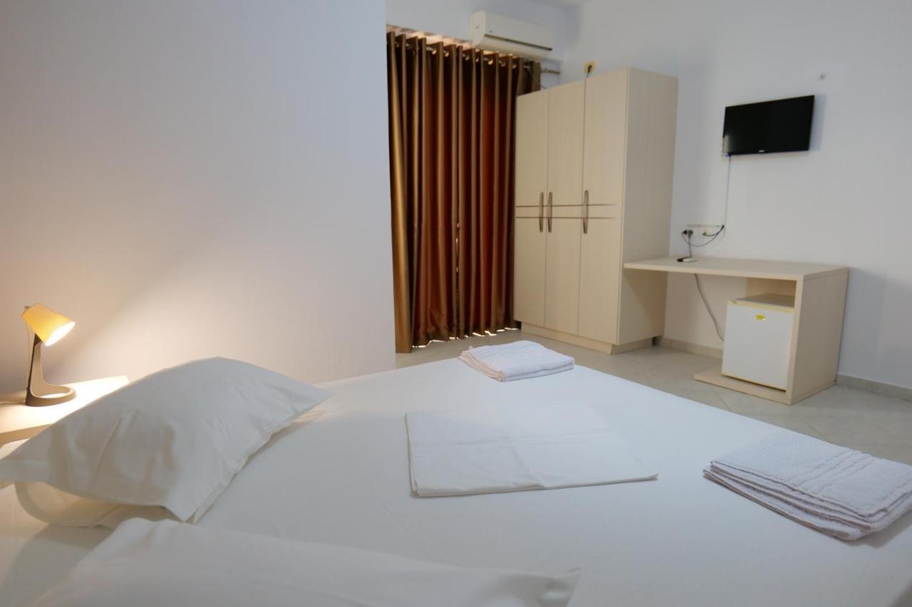Saranda Inn Rooms & Apartments Esterno foto