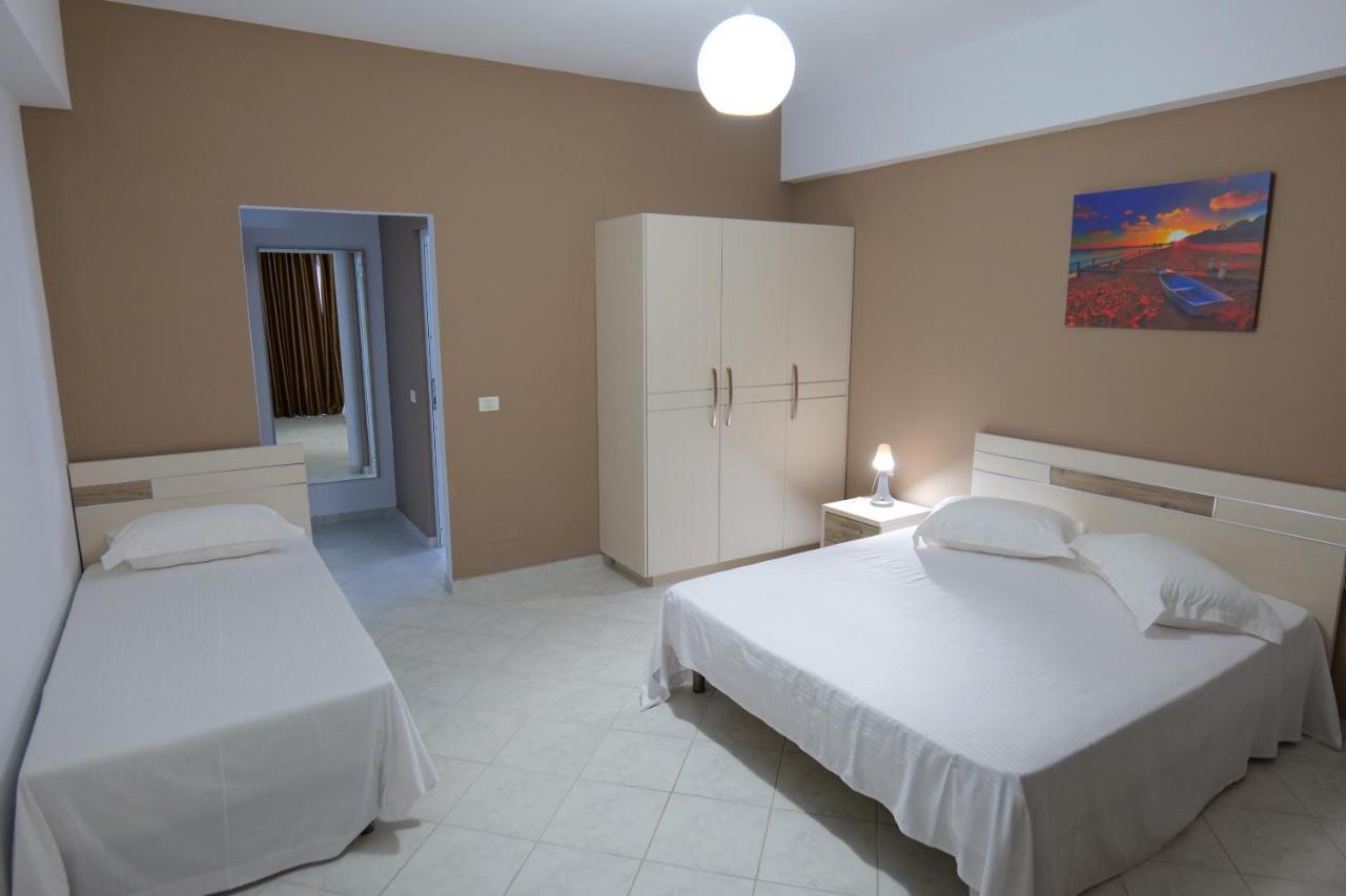 Saranda Inn Rooms & Apartments Esterno foto